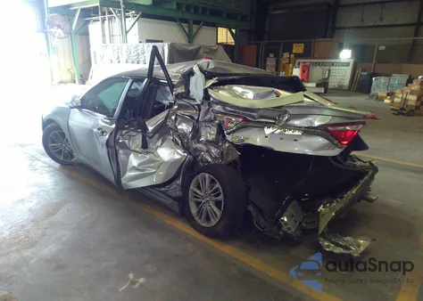 2017 Toyota Camry Se z USA, uszkodzony, nr VIN 4T1BF1FK4HU701694